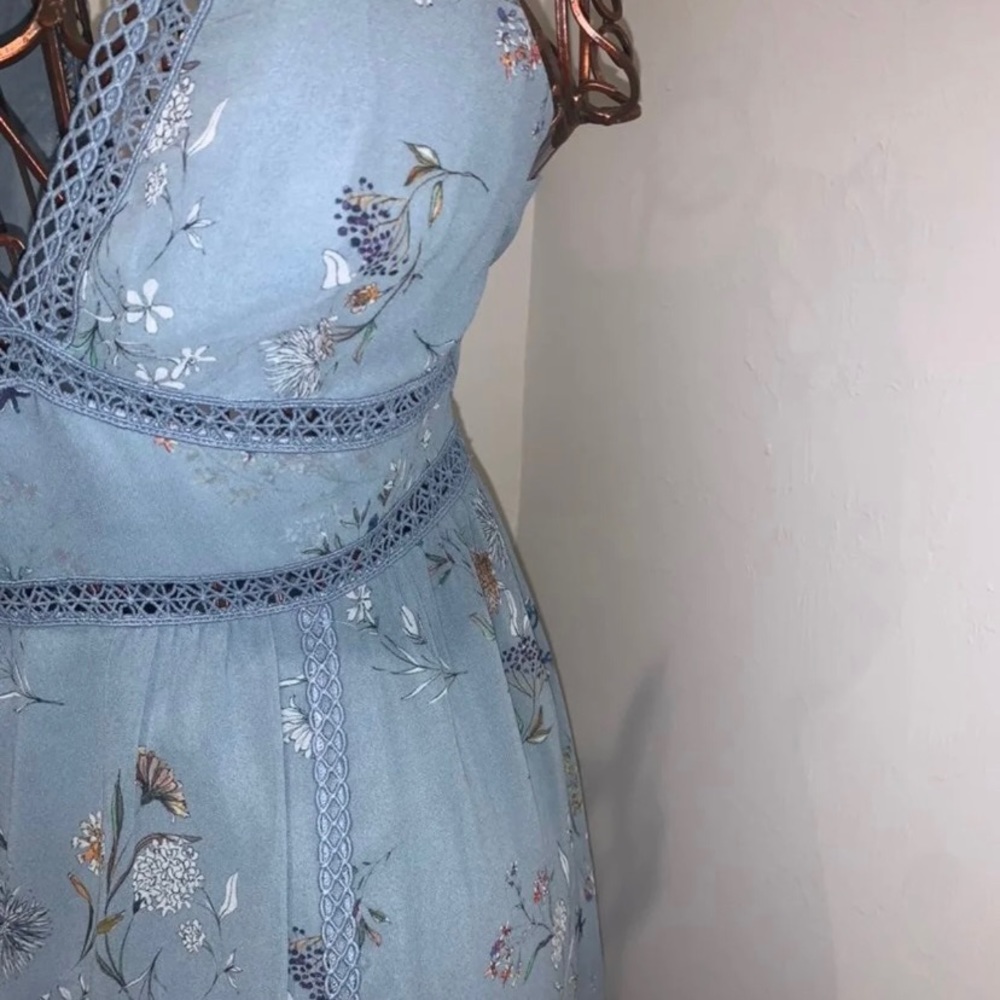 Dress - Picture 5 of 7